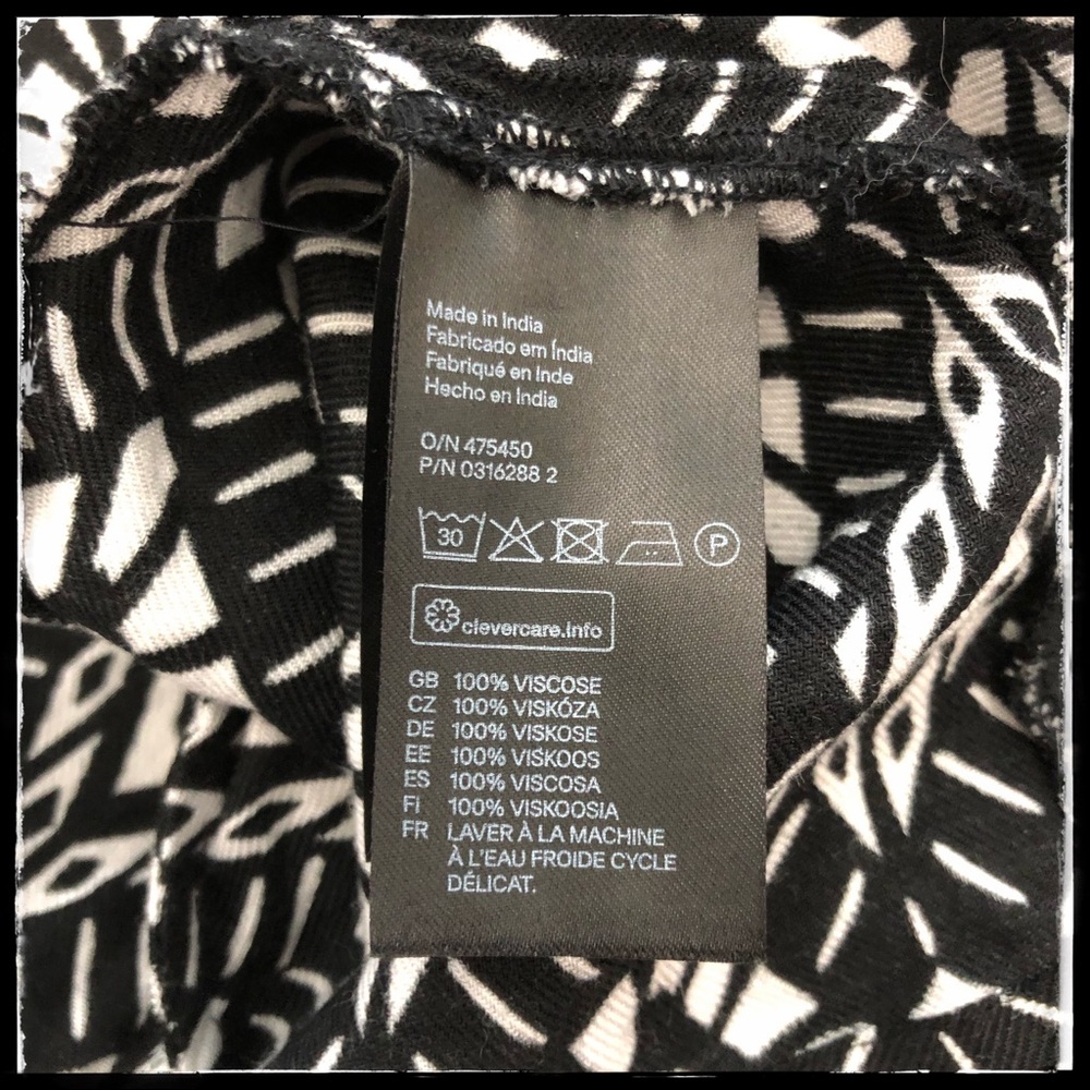 🖤 🔲 ⚫️ Fun Patterned Divided Dress ⚫️ 🔲 🖤 - Picture 6 of 6